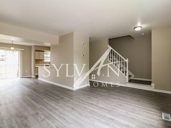 017-photo-living-room-11466950_08042022