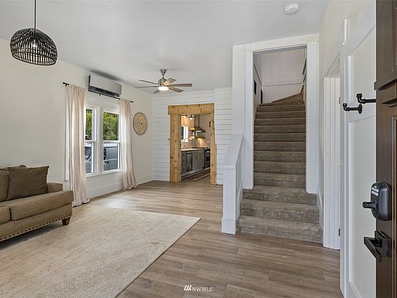 3rd image of 519 Marie Ave