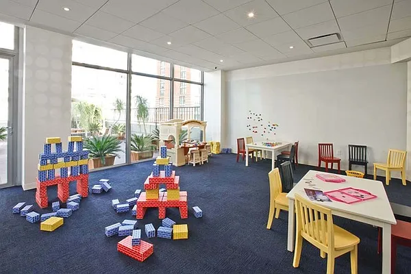 Rented by BLU Real Estate | media 18