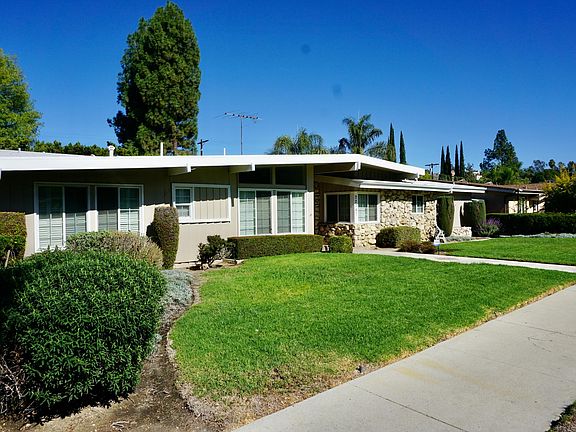 2nd image of 22347 Burbank Blvd
