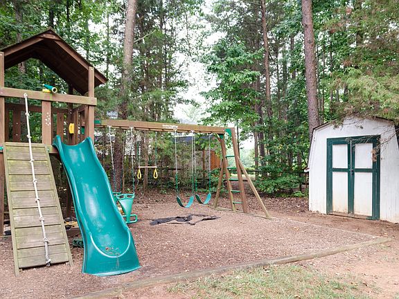 5th image of 15018 Wiltshire Manor Dr