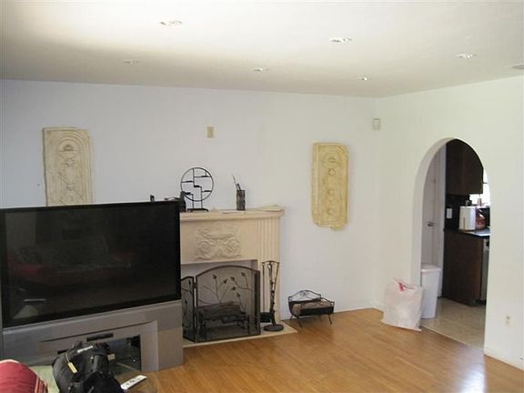 3rd image of 243 NE 103rd St