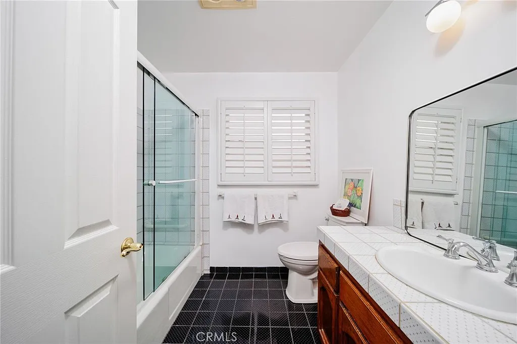 3 bed, 1380 sqft, $11,500 — Photo 4