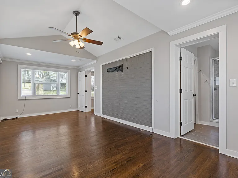 2779 Horse Shoe Dr — Photo 9