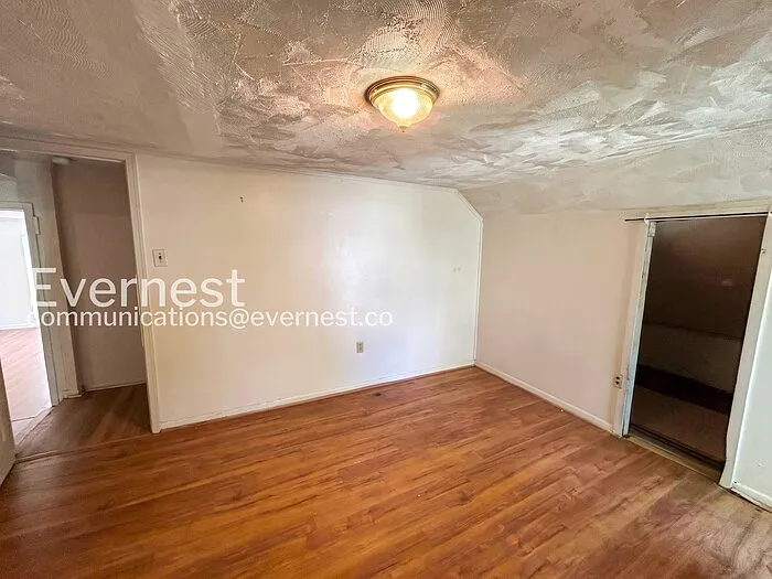 305 N Boundary St #B — Photo 10