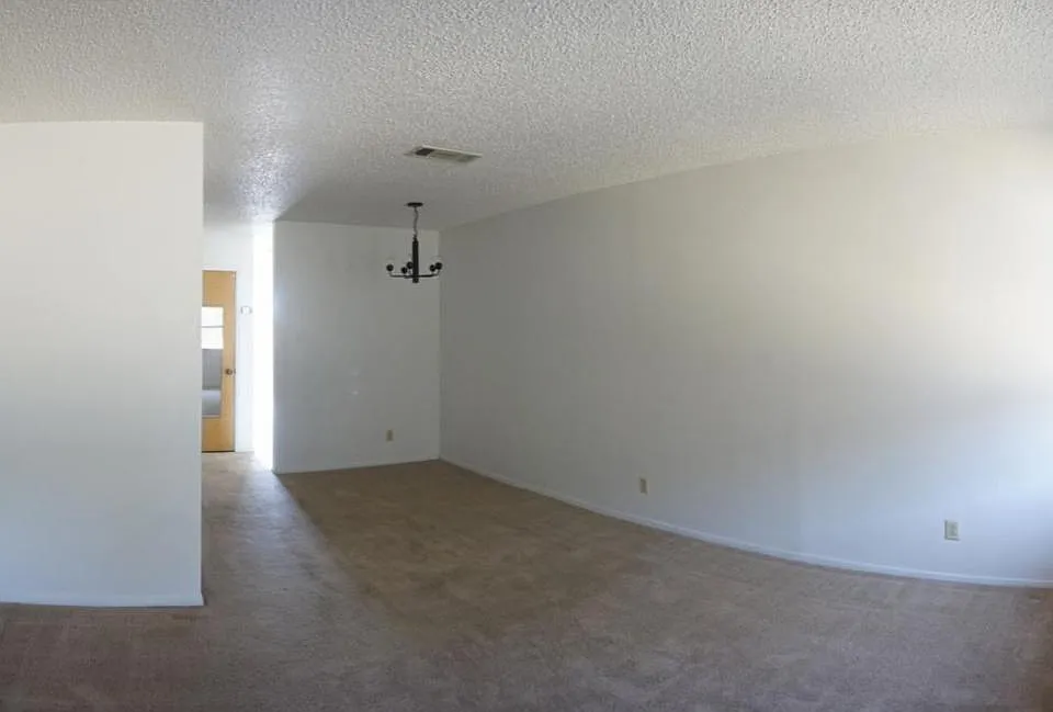 005_Living Room _02082022