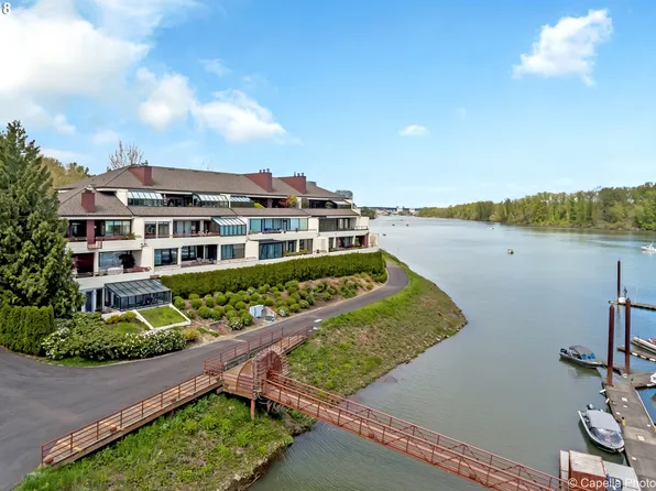 5300 S Landing Square Dr Unit 26-A, Portland, OR 97239