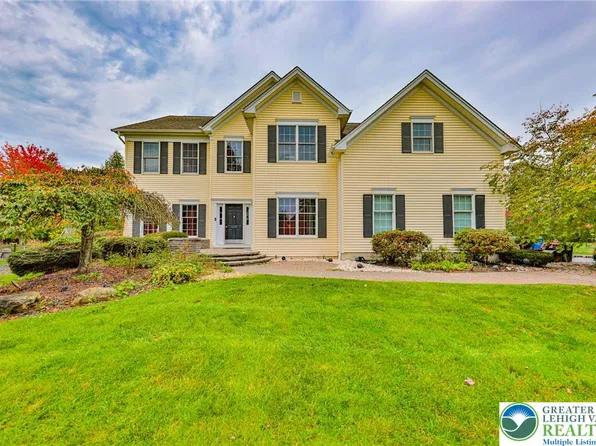 4231 Campbell Dr, Bethlehem, PA 18020