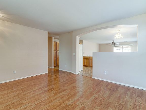 5th image of 16542 W Cottonwood St