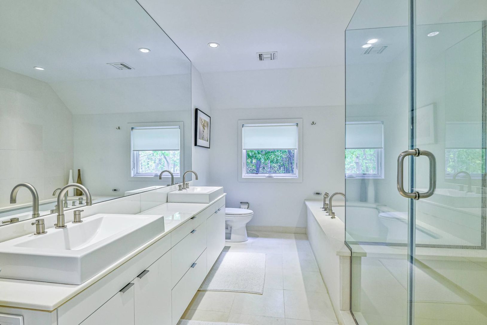 Primary En-Suite Bathroom