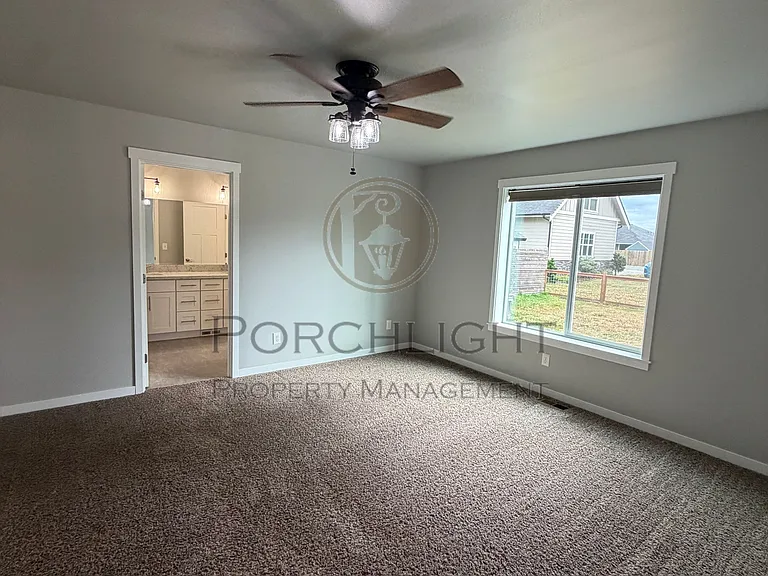2102 Snowbush St — Photo 10