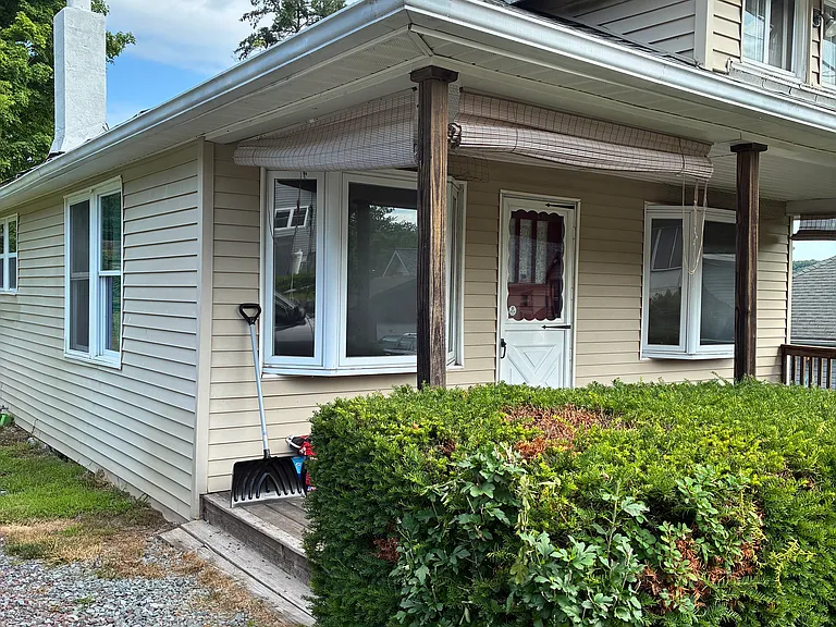11 Eleanor Dr — Photo 2
