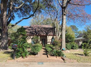 8907 Mauna Loa Ln, Houston, TX 77040