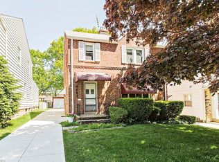 4361 Groveland Rd, University Heights, OH 44118