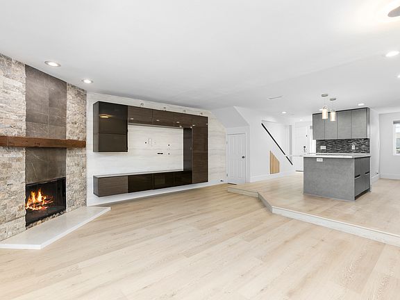 3rd image of 23821 Hillhurst Dr APT 27