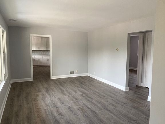 4th image of 4472 Lawn Ave #1
