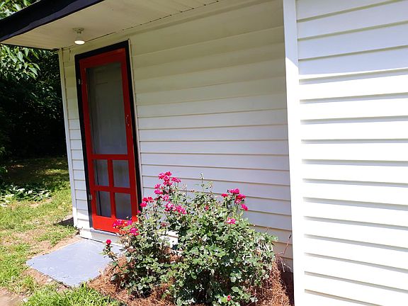 3rd image of 801 Crowder St