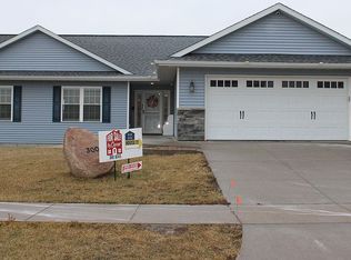 3006 Bryant Blvd SW, Cedar Rapids, IA 52404