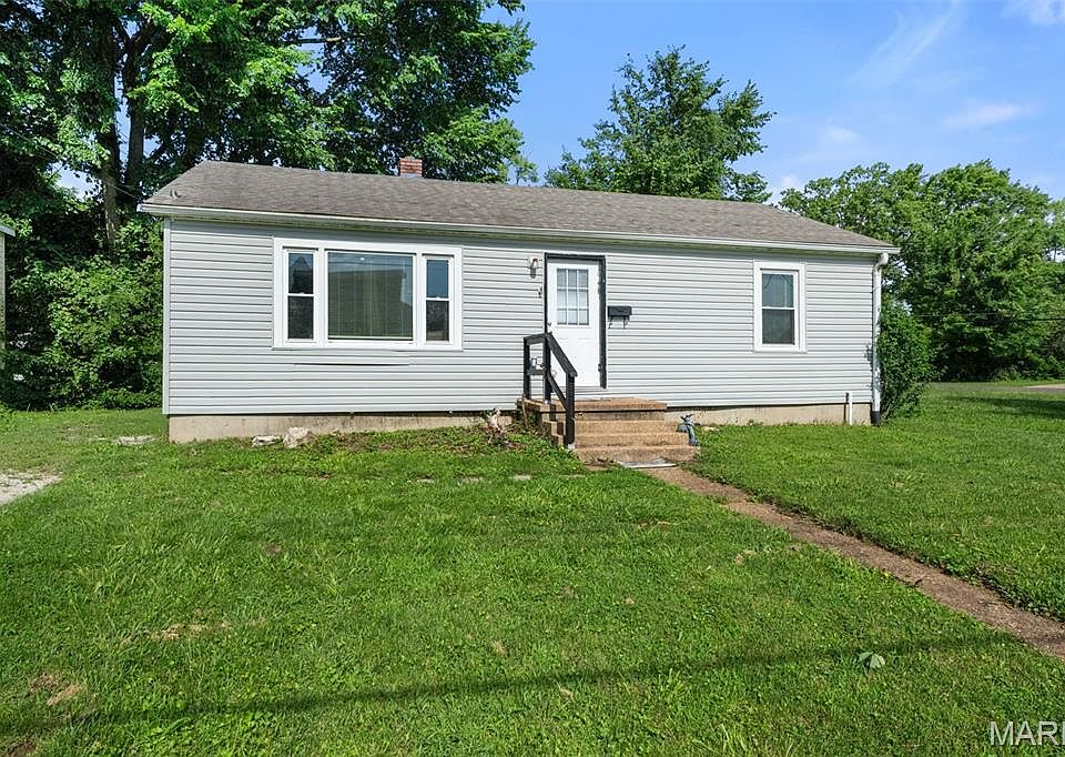 1st image of 409 S 2nd St