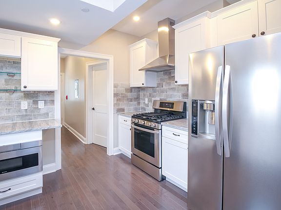 4th image of 43-45 Cypress St #3