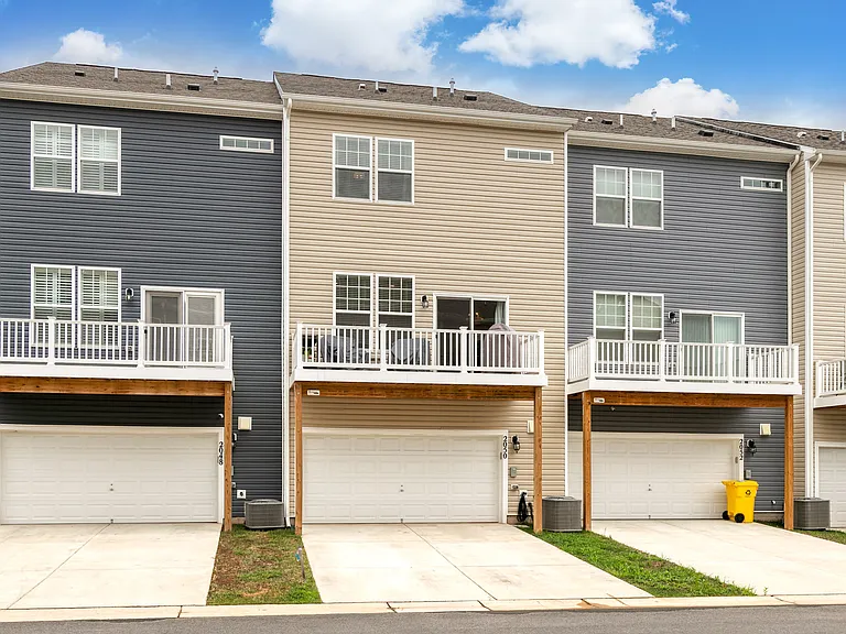 2050 Hinshaw Dr — Photo 42