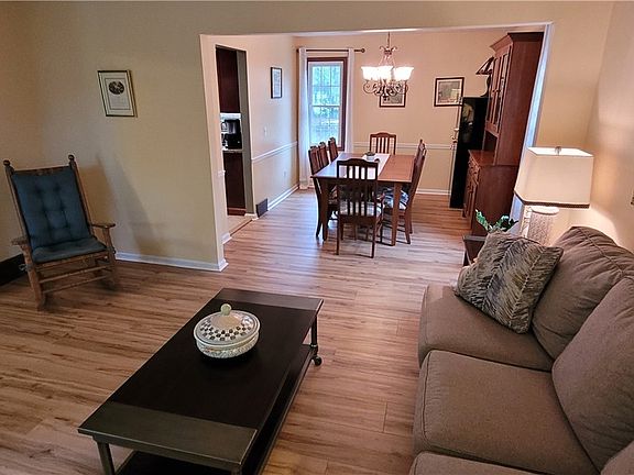 5th image of 21765 Martins Way