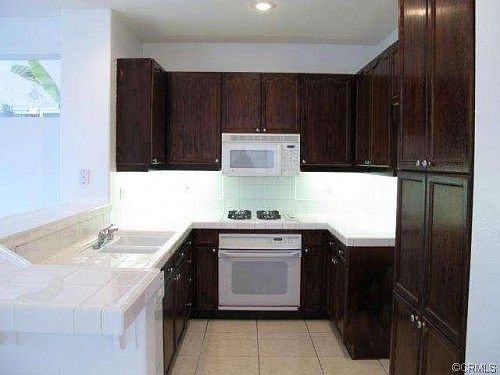 3rd image of 194 Woodcrest Ln