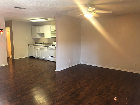3rd image of 9215 Shady Bend Ln