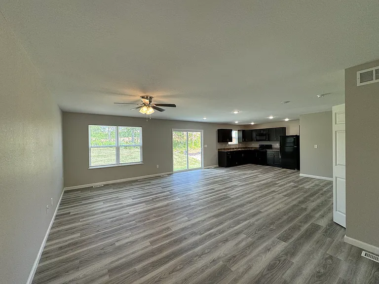 Creekside Apartments — Photo 56
