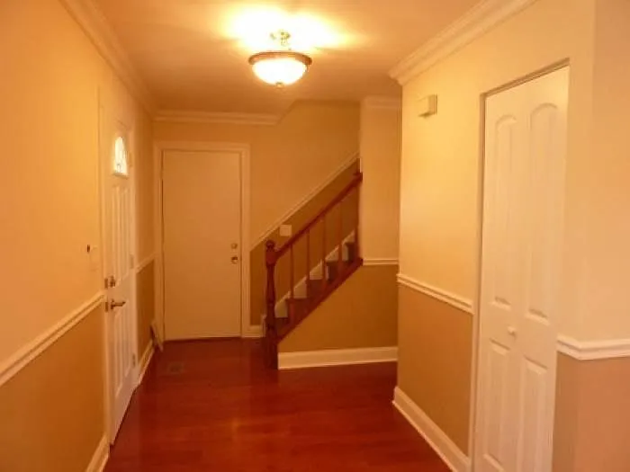Foyer - 1208 Burnham Ct