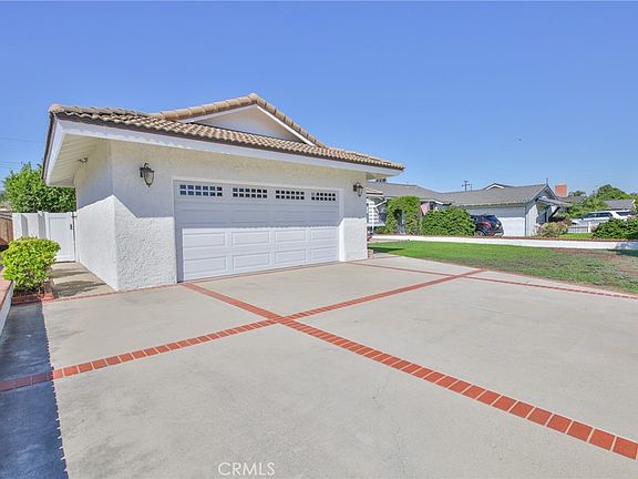 4th image of 11231 Tigrina Ave