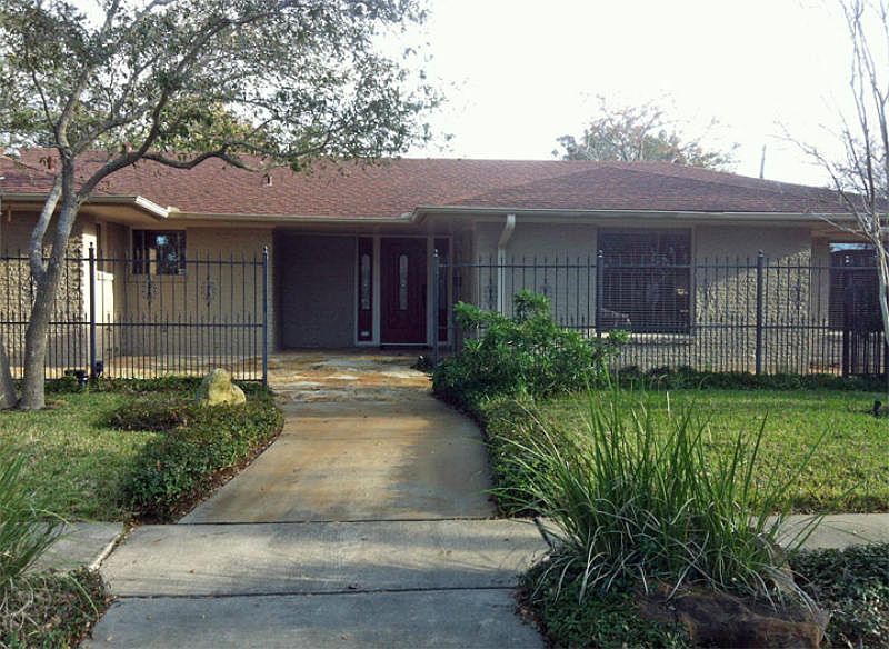 1st image of 121 Seaview Ln