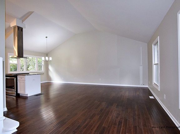 5th image of 12 Juniper Dr