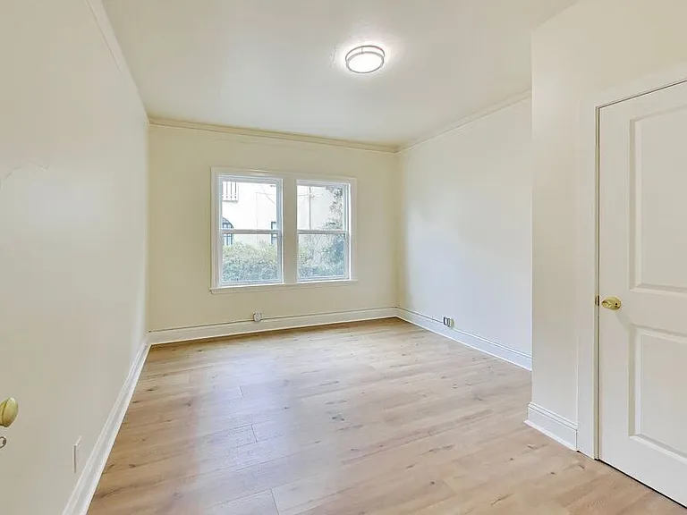 1534 Arch St #5 — Photo 5
