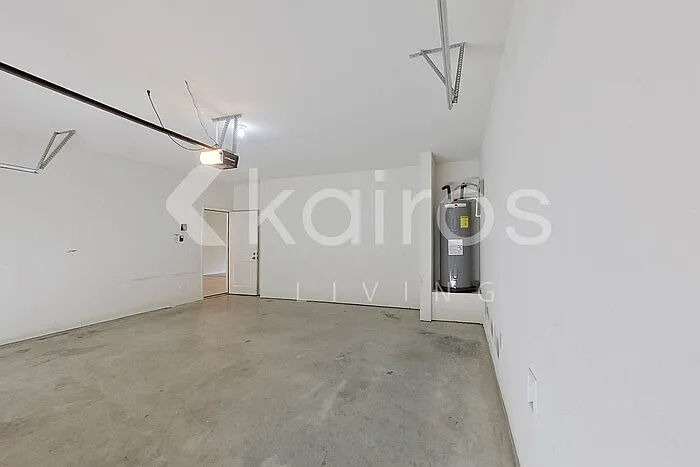 10631 Hillside Creek Dr — Photo 29