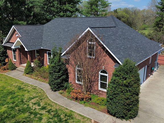 3rd image of 213 Bradshaw Rd