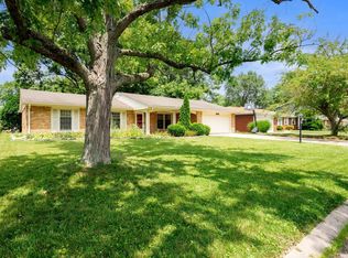 2204 W Cambridge Dr, Muncie, IN 47304