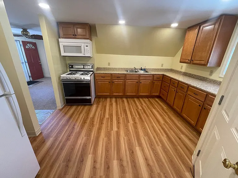318 Lowell St #3 — Photo 2