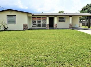 528 Fairfax Ln, Apollo Beach, FL 33572