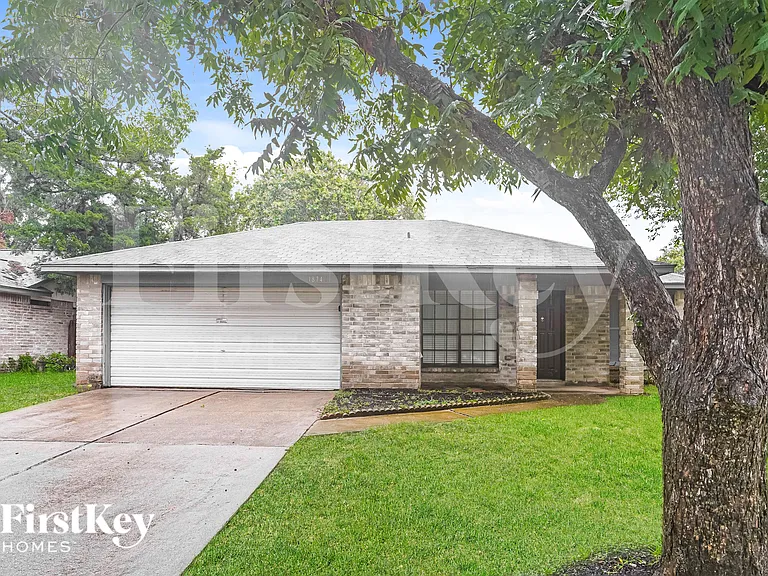 18742 Glen Briar Ln — Photo 1