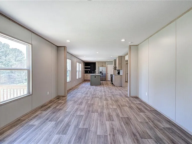 81 Popham Rd — Photo 5