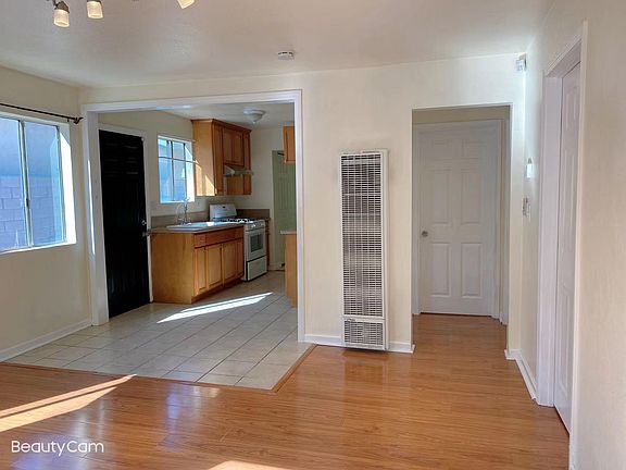 3rd image of 524 San Gabriel Blvd