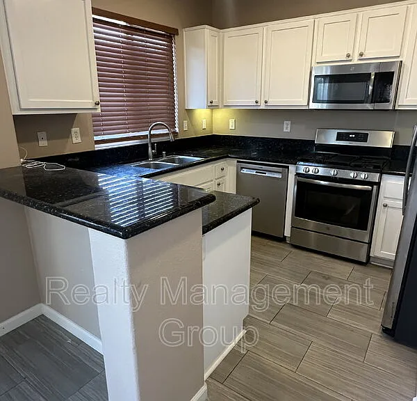 2303 Wisteria Way — Photo 2