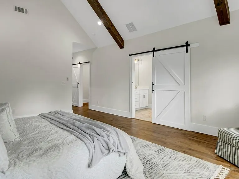 1442 Mercer Ave — Photo 16