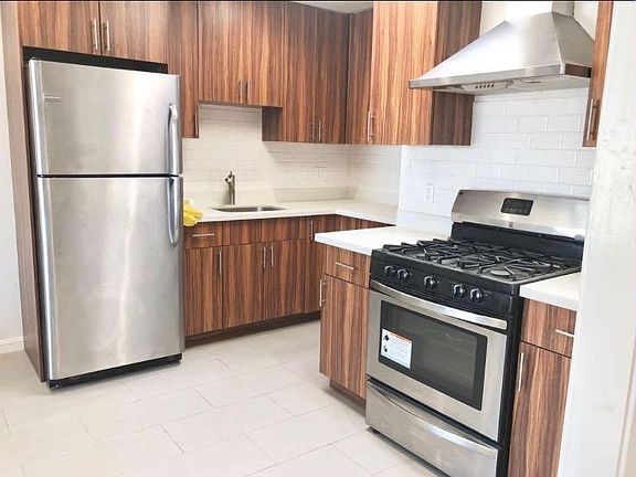 4th image of 243 Accacia St