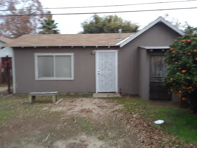 N Farris Ave — Photo 5