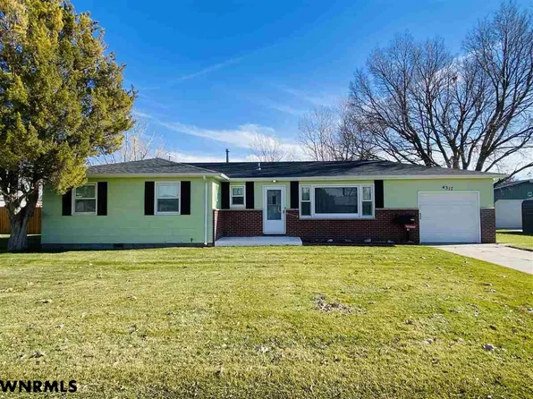 4317 Pleasant Dr, Scottsbluff, NE 69361
