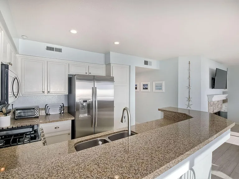 501 N Pacific St #10 — Photo 14