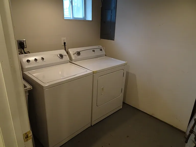 1165 Abbey Pl NE — Photo 16