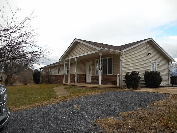 3rd image of 167 Massanutten Dr